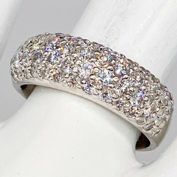 ❤️Stunning Silvertone Ring With White CZ Stones - Picture 2 of 5